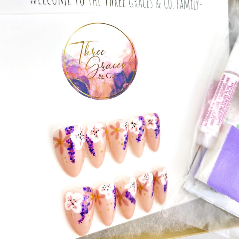 The Graces - Three Graces & Co. press on nails glue on nails stick on nails